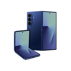 Zwei blaue Falttelefone, eines steht offen vor einem größeren offenen Gerät.
