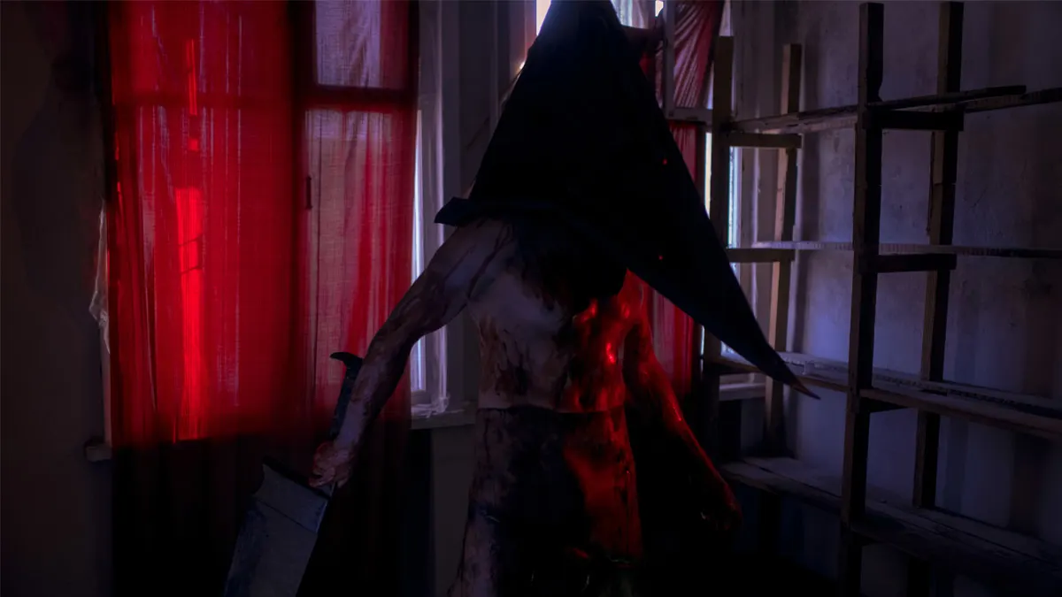 Videospielszene in der eine verdunkelte Person bedrohlich in einem abgehängten Raum steht.