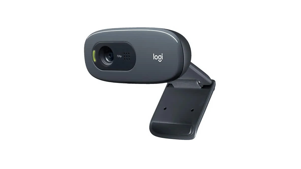 Die Logitech-C270-Webcam vor weißem Hintergrund.