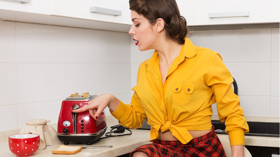 Retro Toaster Teaserbild mit Frau