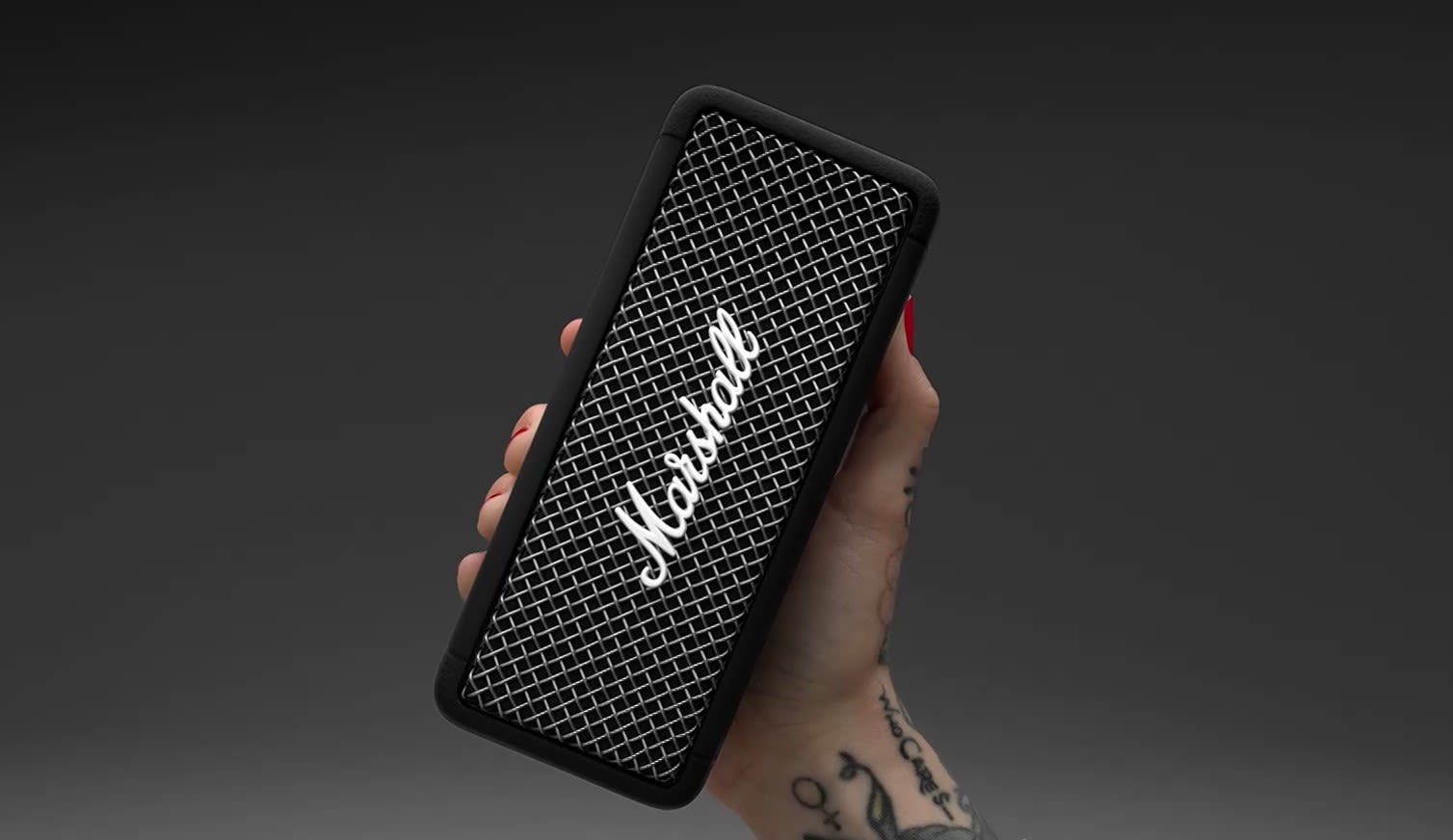 MARSHALL Emberton BT Bluetooth Lautsprecher, Schwarz, Wasserfest wird gehalten