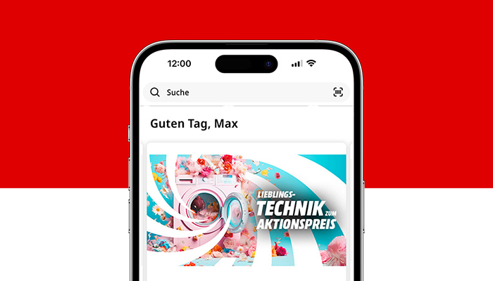 Auf einem Smartphone wird die Startseite der MediaMarkt App mit Aktionsangeboten angezeigt.