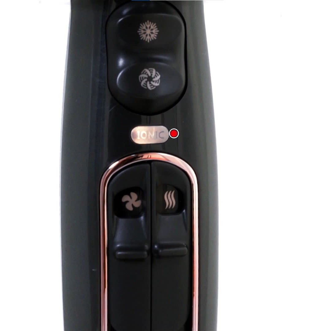 Detailansicht der Heiz- und Geblaesestufen des REMINGTON D5706 CURL&STRAIGHT CONFIDENCE Haartrockners 