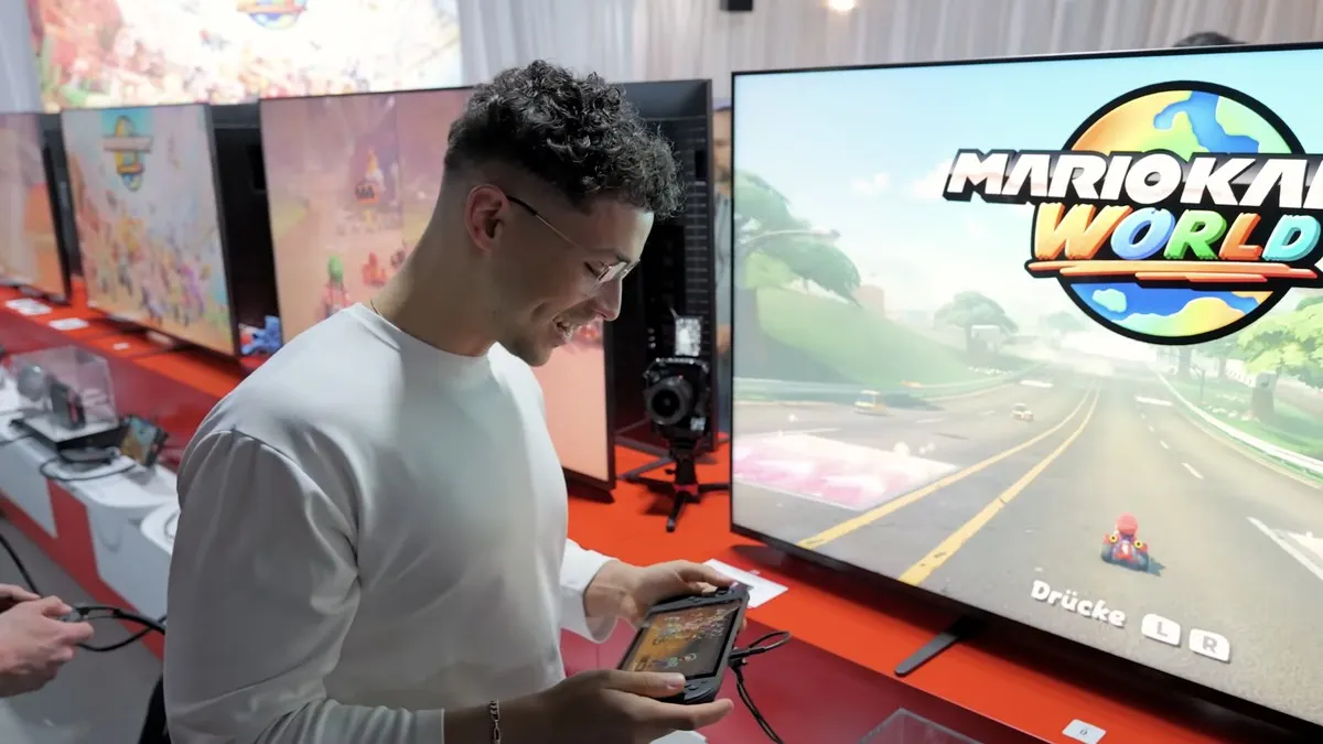Ilias spielt Mario Kart World auf der Nintendo Switch 2.