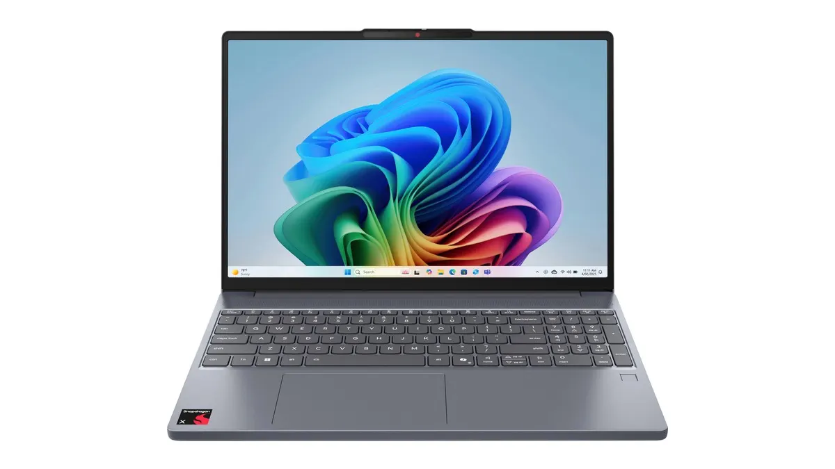 Das Lenovo IdeaPad Slim 3x vor weißem Hintergrund.
