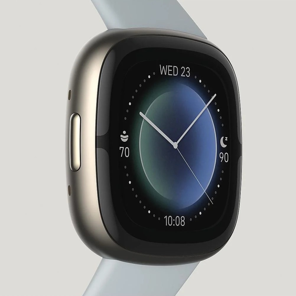 FITBIT Sense Smartwatch Blue Mist/Soft Gold bei MediaMarkt