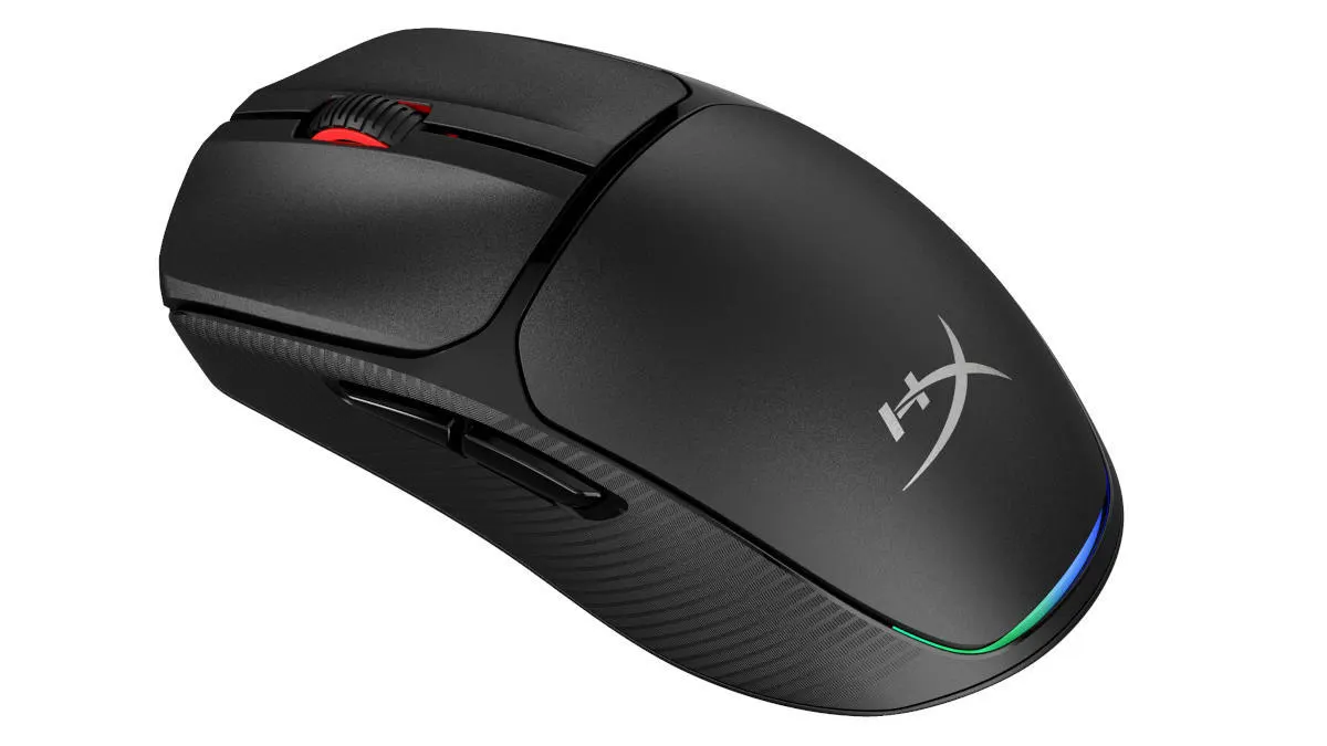 Die HyperX Pulsefire Fuse steht vor weißem Hintergrund.