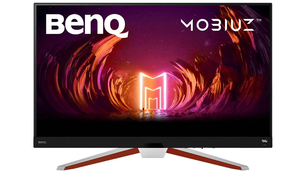 Der Monitor BenQ Mobiuz EX3210U steht vor weißem Hintergrund und zeigt das BenQ- sowie Mobiuz-Logo auf dem Display.