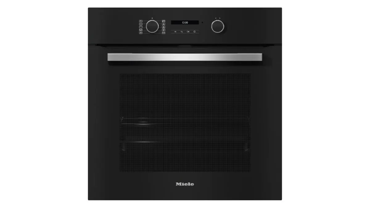 Der Backofen Miele H 2766-1 BP vor weißem Hintergrund.
