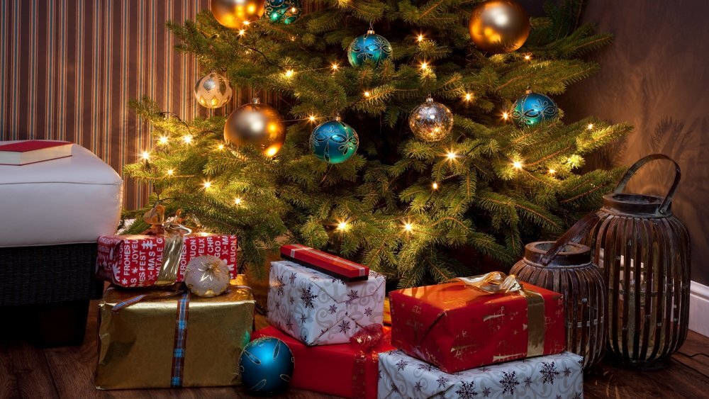 Geschenke unter dem Weihnachtsbaum