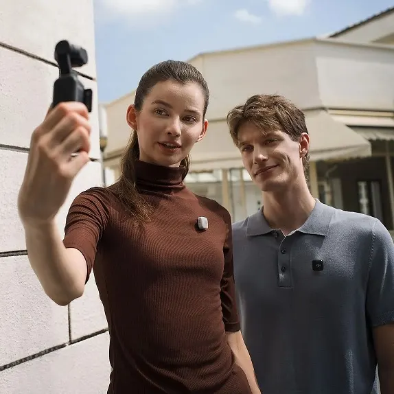 DJI MIC Mini Combo 2 TX+1RX + Charging Case Mikrofon Set im Einsatz