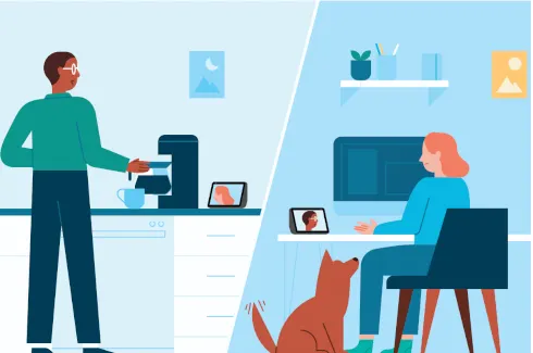 Zwei Personen in geteiltem Bild: Eine macht Kaffee, die andere sitzt am Schreibtisch mit Hund. Beide nutzen Tablets für Videoanrufe.