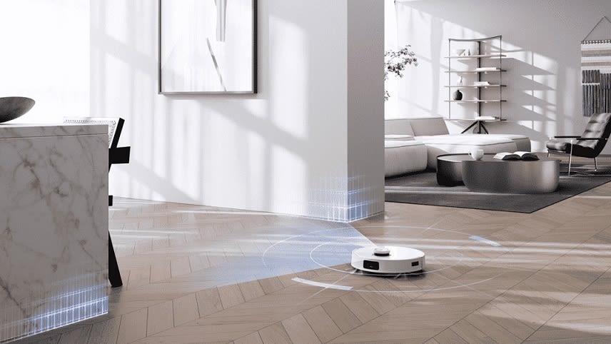 ECOVACS DEEBOT T10 Saugroboter fährt im Wohnzimmer