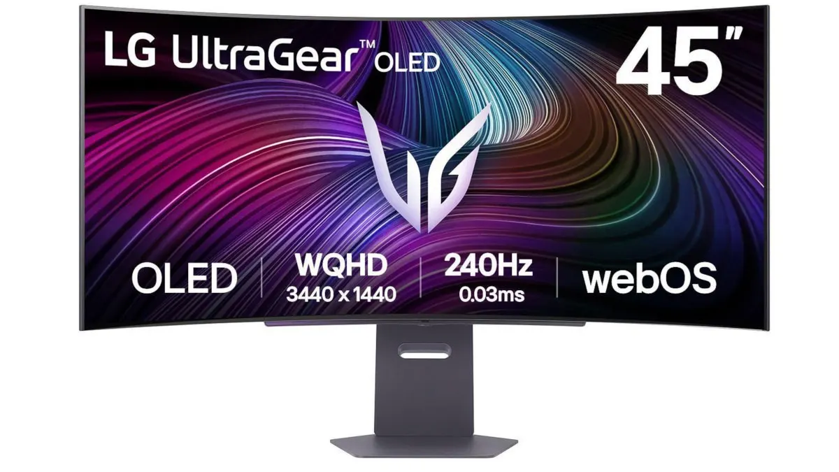 Der Curved-Monitor LG 45GX90SA-B steht vor weißem Hintergrund.