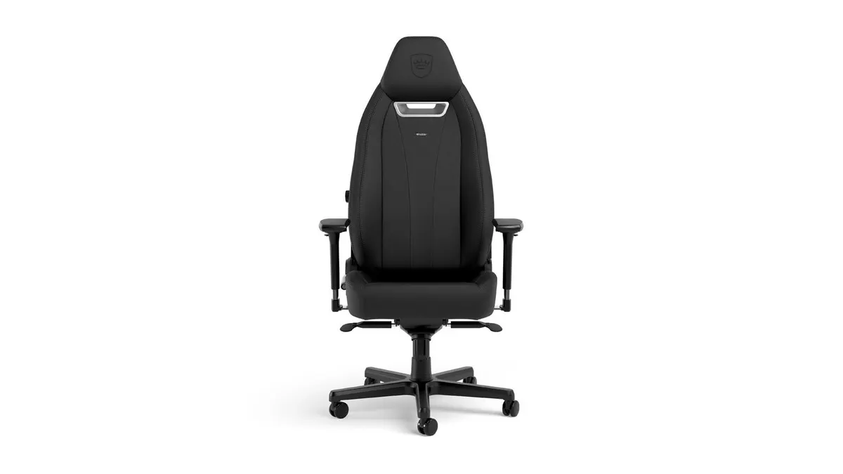 Der Gaming-Stuhl Noblechairs Legend vor einem weißen Hintergrund.