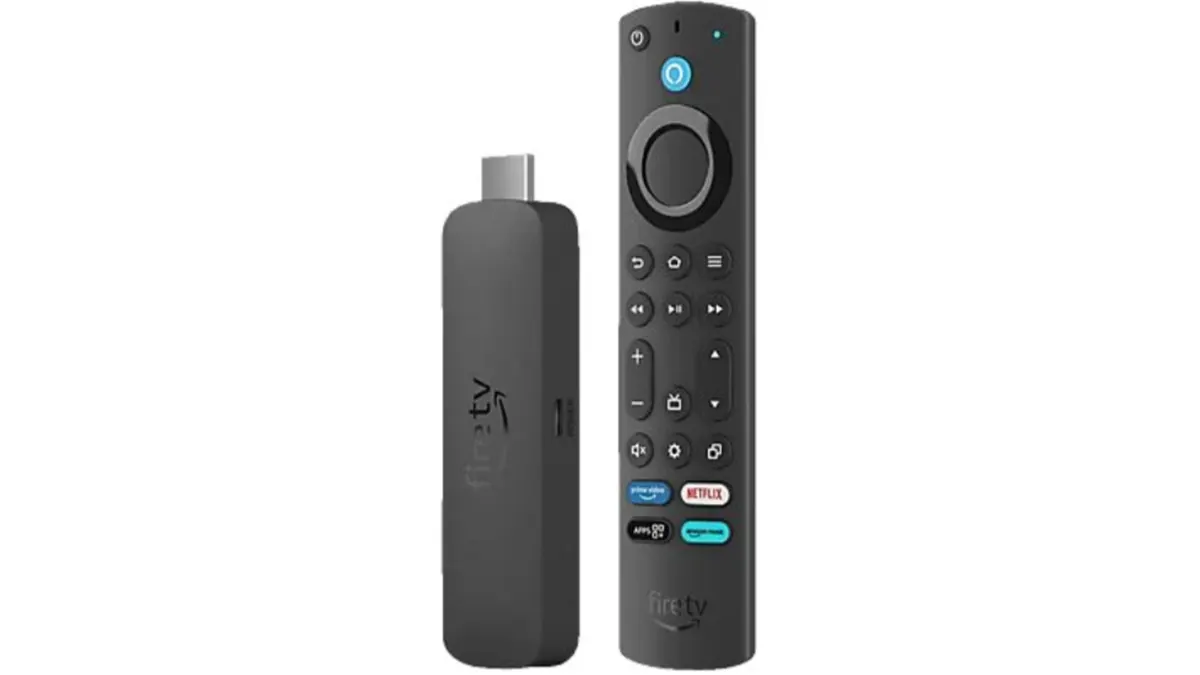 Der Fire TV Stick 4K Max von Amazon mit dazugehöriger Fernbedienung.