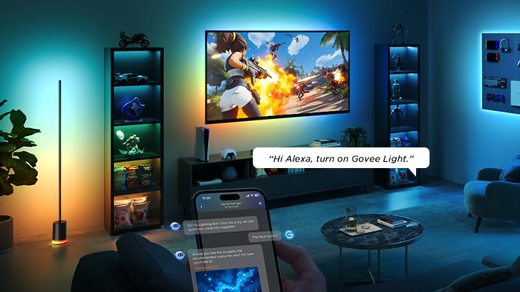Gaming-Wohnzimmer mit TV, bunter Hintergrundbeleuchtung, Smartphone-App und Alexa-Sprachsteuerung für Smart-Home-Beleuchtung. 
