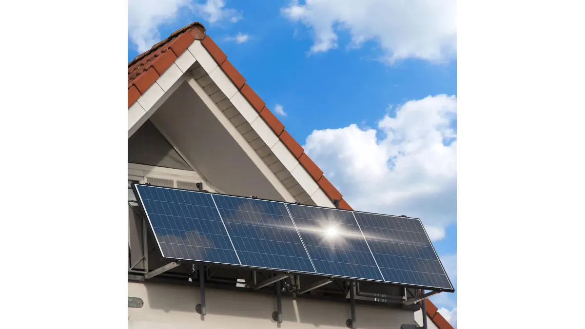 Das Sunniva 850W/800W Set vor weißem Hintergrund.