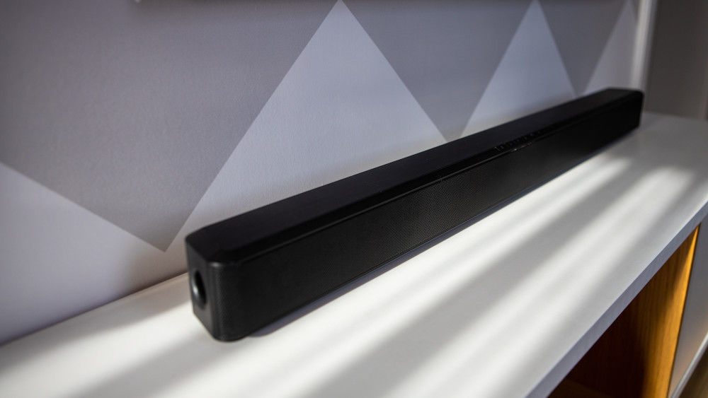 Soundbar auf Sideboard