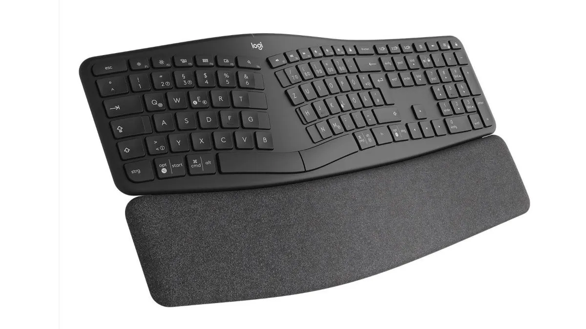Die Logitech Ergo K860 vor weißem Hintergrund.