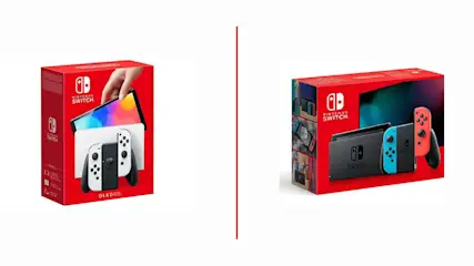 Eine rote Nintendo Switch-Box mit weißer Konsole und Controllern auf der linken Seite, eine weitere mit blauen und roten Controllern rechts.