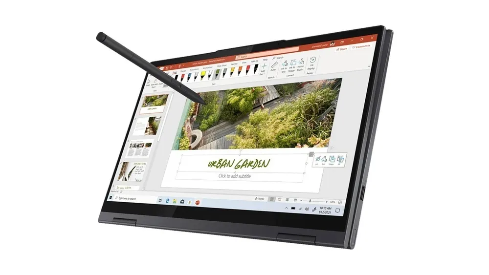 Ein grauer Laptop zeigt eine Präsentation mit dem Titel "Urban Garden", bearbeitet mit einem Stift.