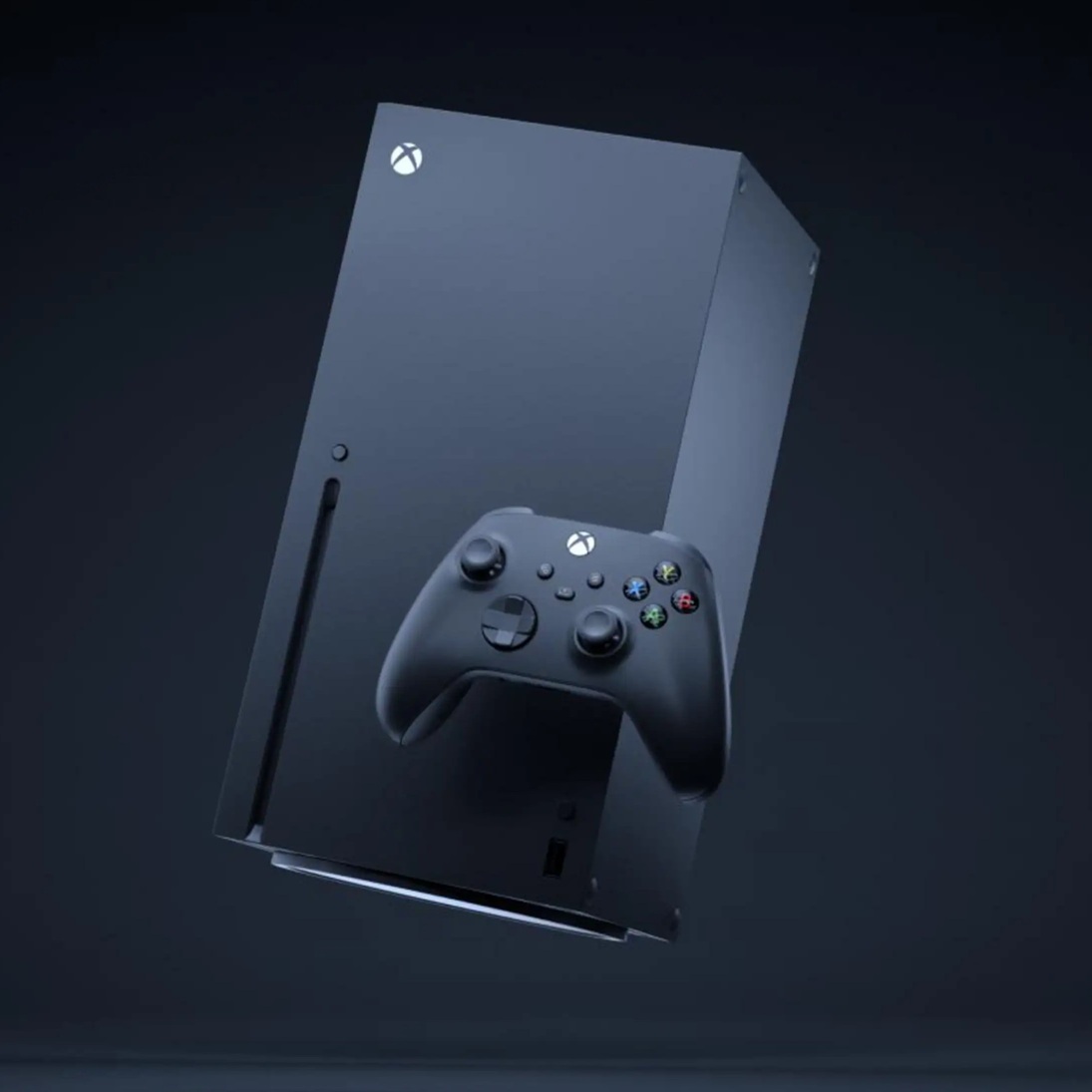  MICROSOFT Xbox Series X 1TB: schwarze, turmförmige Konsole mit Disc‑Schacht und passendem kabellosen Controller, vor dunklem Hintergrund schwebend.