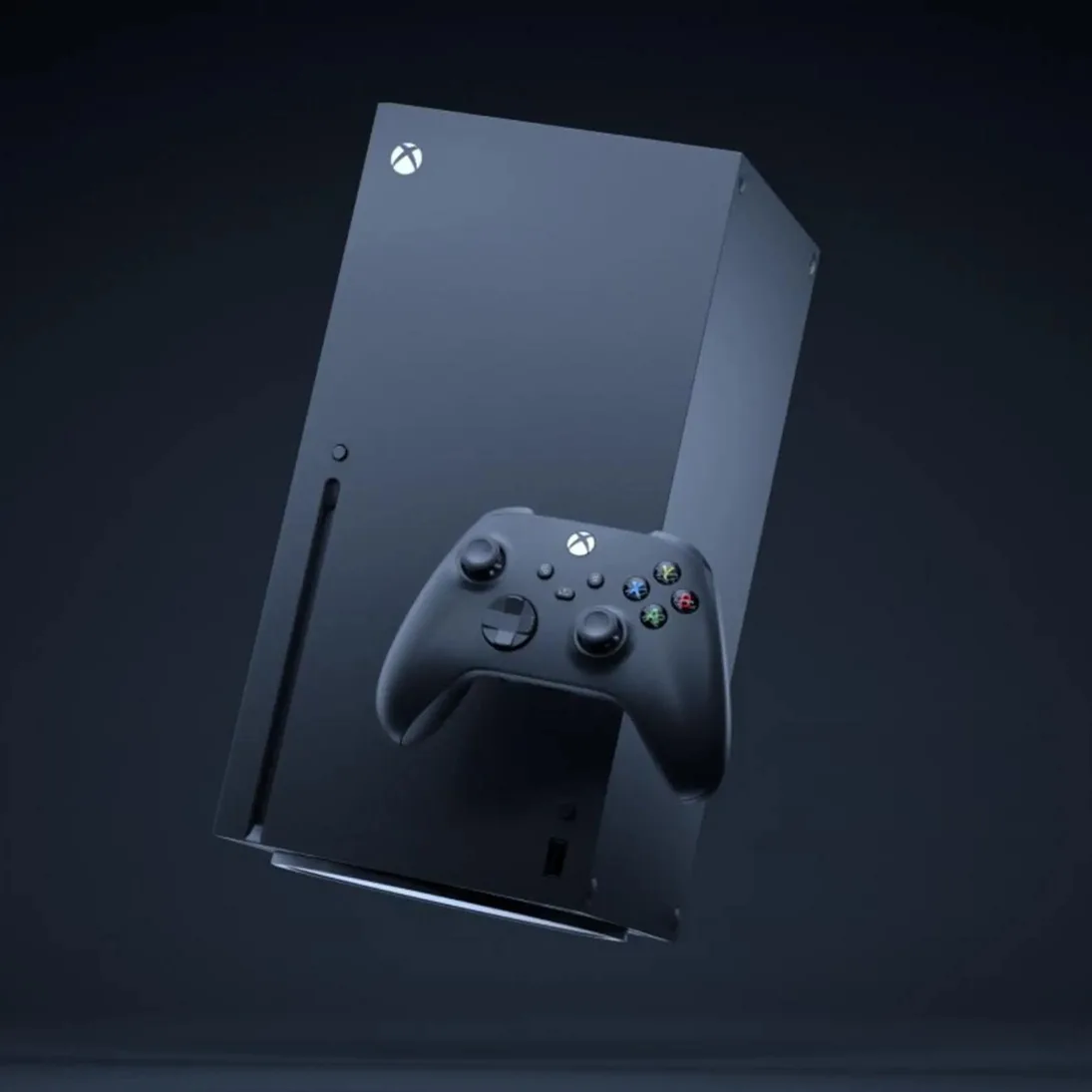 XBOX Series X 1TB MICROSOFT Xbox Series X 1TB: schwarze, turmförmige Konsole mit Disc‑Schacht und passendem kabellosen Controller, vor dunklem Hintergrund schwebend.