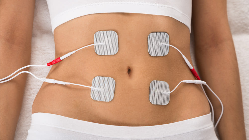 Bauch mit EMS-Elektroden