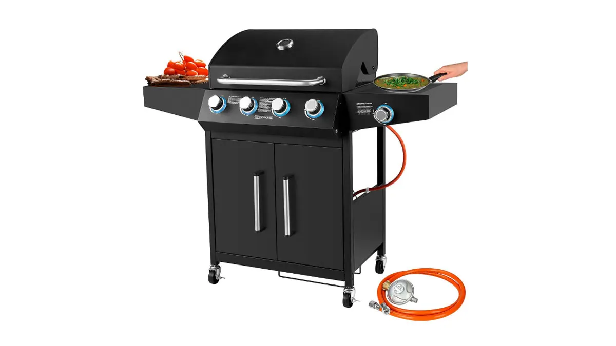 Der Gasgrill Steinborg SB-8180 Santorino von vorne auf weißem Hintergrund.
