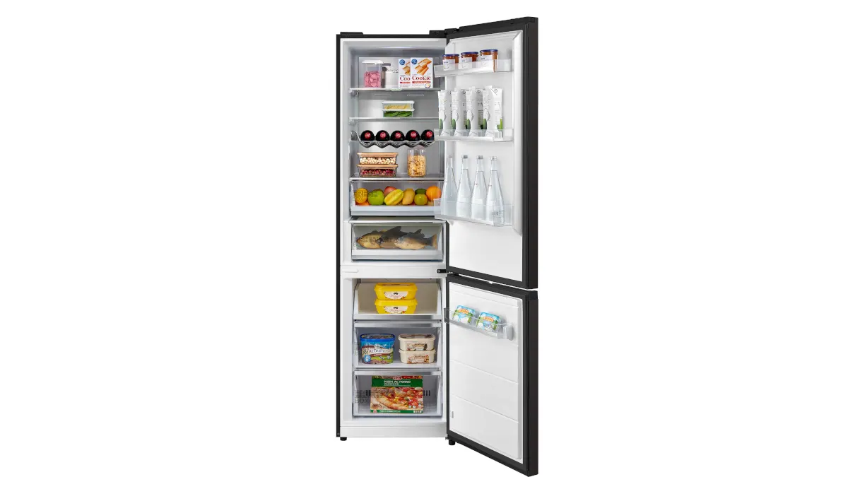 Die Kühl-Gefrierkombination Midea MDRB521MGA28O vor einem weißen Hintergrund.