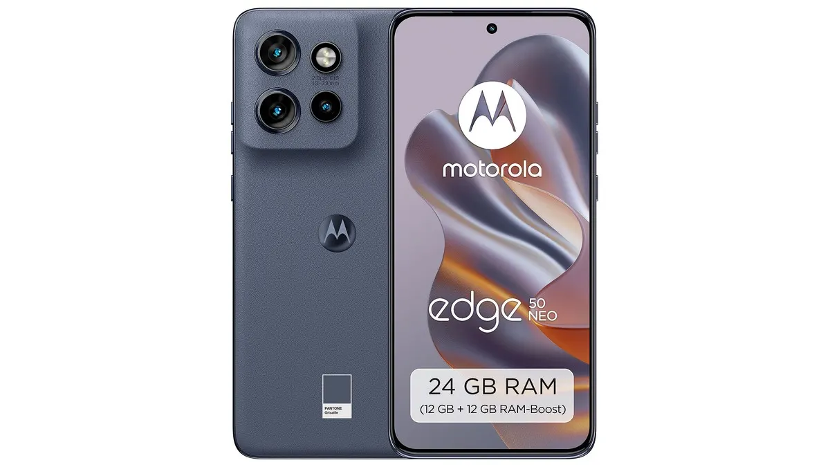 Ein Mobiltelefon mit drei Kameralinsen auf der Rückseite und einem Bildschirm, der "Motorola Edge 50 Neo" anzeigt.