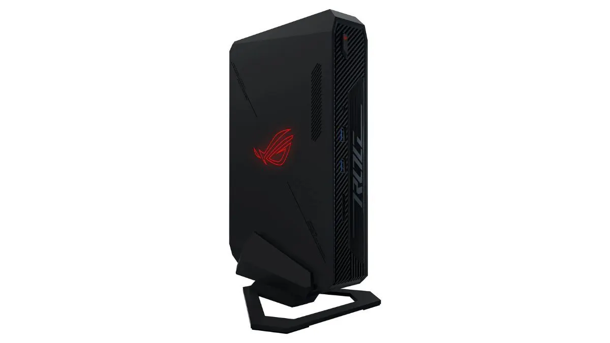 Der Mini-PC Asus ROG NUC 14 vor weißem Hintergrund.