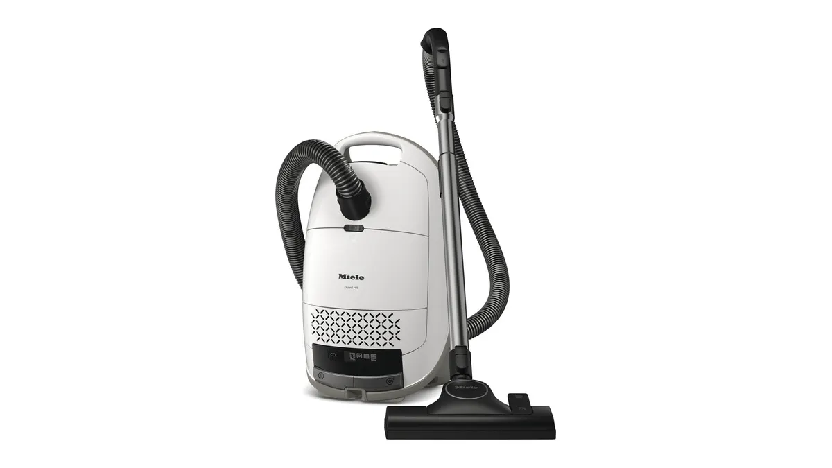 Der Miele-Staubsauger Guard M1 S 8380 vor weißem Hintergrund.