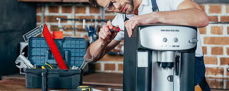 Kaffeemaschine Reparatur und Wartung MediaMarkt