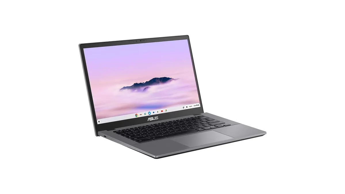 Das Asus Chromebook Plus CX34 vor weißem Hintergrund.