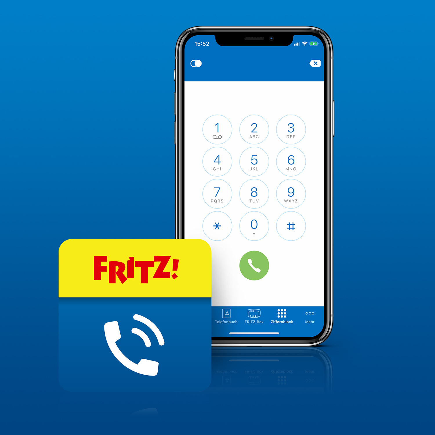 Smartphone, das den Ziffernblock zeigt, auf blauem Hintergrund. Gelb-blauer FRITZ!App-Button mit weißem Telefonsymbol.