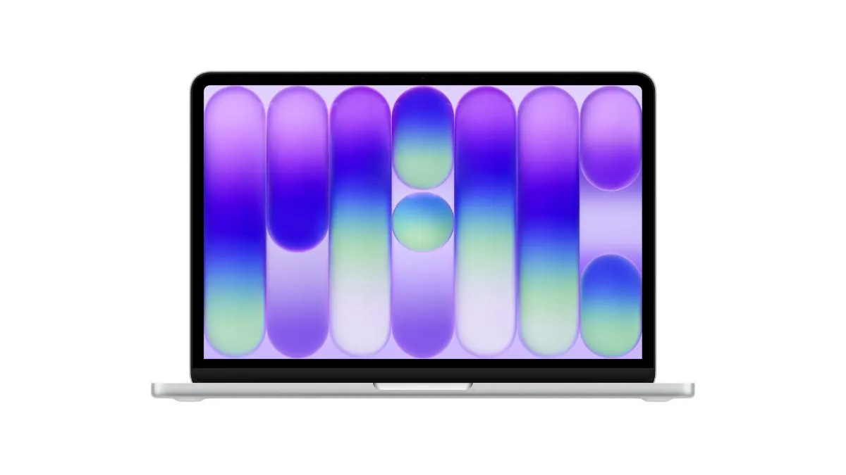 Das Apple MacBook Neo vor weißem Hintergrund.