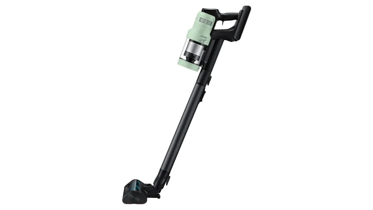 Der Akku-Staubsauger Samsung Bespoke AI Jet Ultra CompleteClean vor weißem Hintergrund.