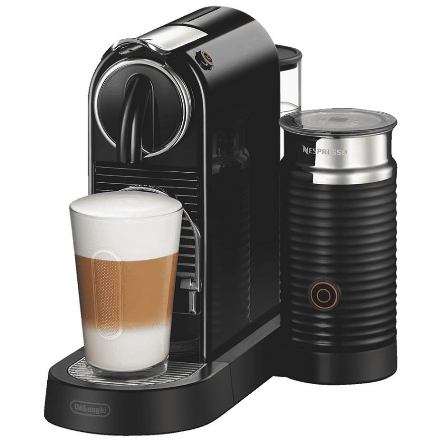 DELONGHI Nespresso EN 267.BAE Citiz&Milk Kapselmaschine seitlich mit Kaffeetasse mit Latte Macchiato