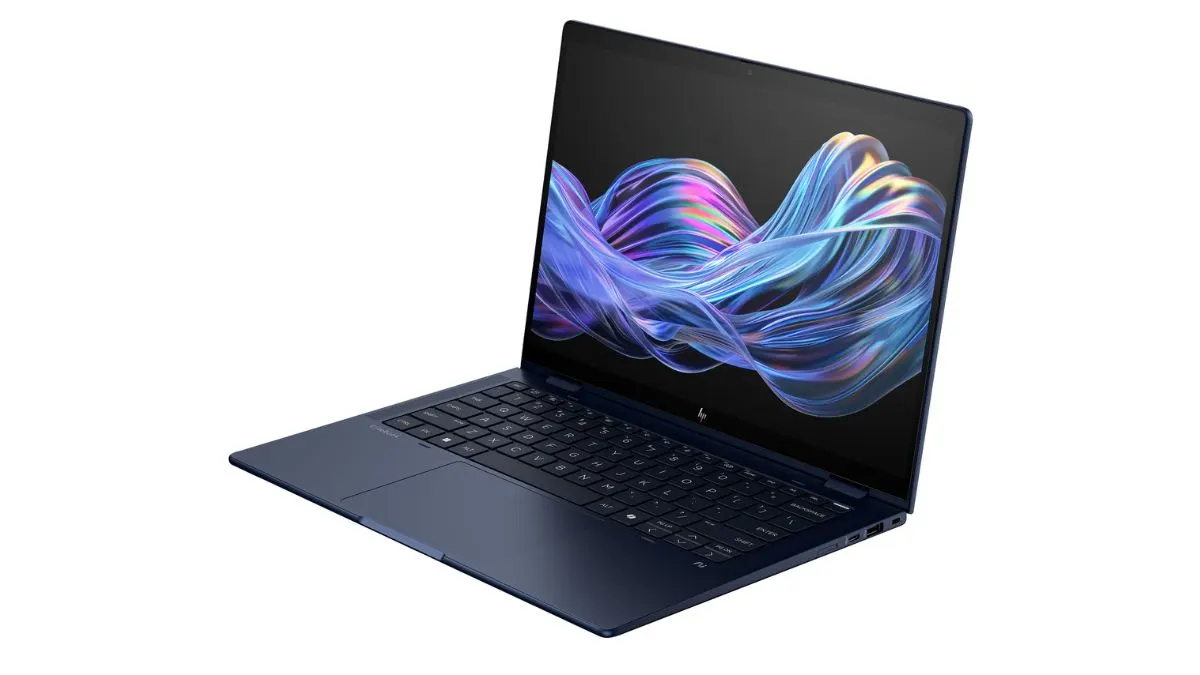 Das Convertible HP EliteBook X Flip G1i vor weißem Hintergrund.