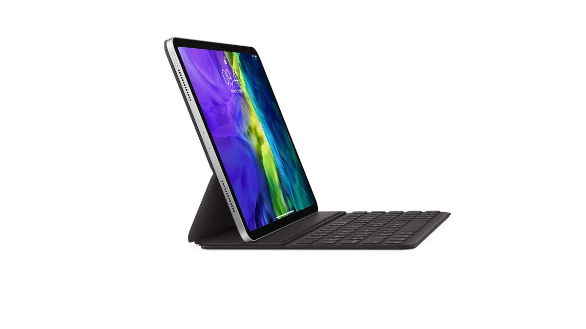 Ein Tablet mit einer angeschlossenen Tastatur steht auf einem weißen Hintergrund. Das Display zeigt eine abstrakte Grafik.