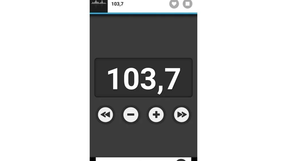 Ein digitales Radio-Display mit der Frequenz "103,7" und Steuerungstasten zum Suchen und Einstellen der Lautstärke.