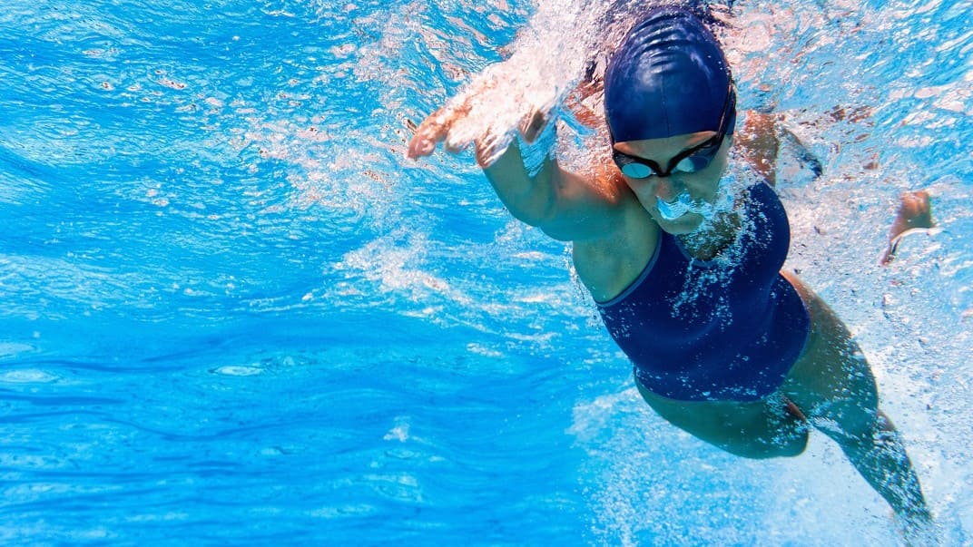 Kann Man Mit Ob Schwimmen Gehen XIAOMI Smart Band 8 Active Fitnesstracker bei MediaMarkt