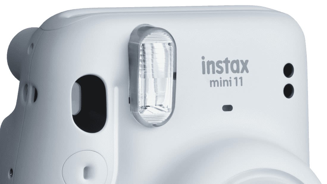 Nahaufnahme der FUJIFILM instax mini 11 Sofortbildkamera, Ice-White
