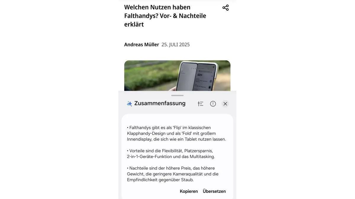 Die KI-Zusammenfassung des TURN ON Beitrags „Welche Nutzen haben Falthandys? Vor- & Nachteile erklärt“ im Samsung-Browser auf dem Galaxy S25 Edge.
