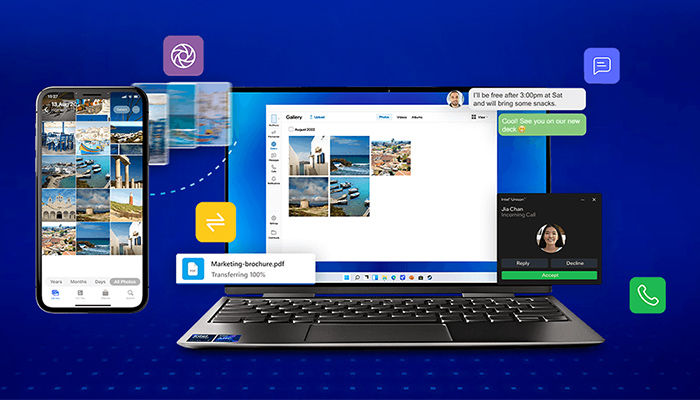 Laptop und Smartphone zeigen Foto-Galerien vor einem blauen Hintergrund mit Benachrichtigungen und App-Symbolen.