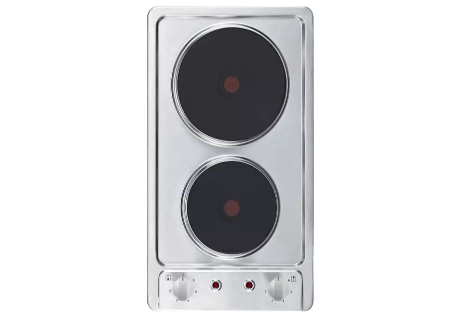 Silberfarbener Elektroherd mit zwei schwarzen Kochfeldern und zwei Drehknöpfen. Rote Anzeigen leuchten unterhalb der Knöpfe.