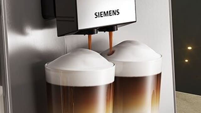 Máy pha cà phê hoàn toàn tự động EQ.9 s300: dễ dàng vệ sinh.
