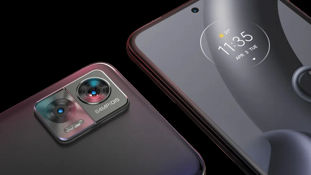 Zwei Smartphones liegen auf dunklem Grund. Eines zeigt die Uhrzeit 11:35 Uhr, das andere hat eine 64MP Kamera.